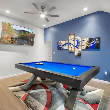 Gorgeous Downtown 4 Bedroom